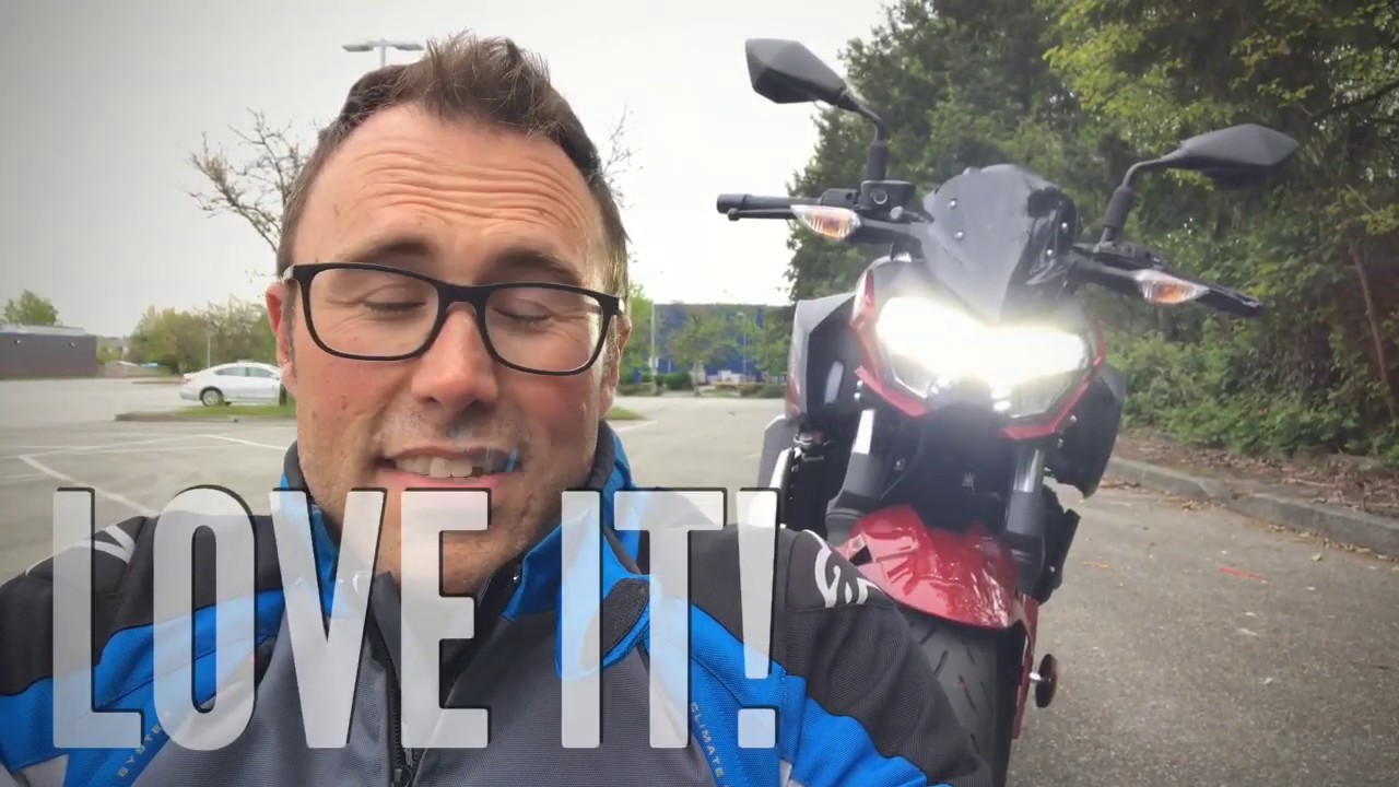 Kawasaki Z400 Review. Up close with the features and fitment.