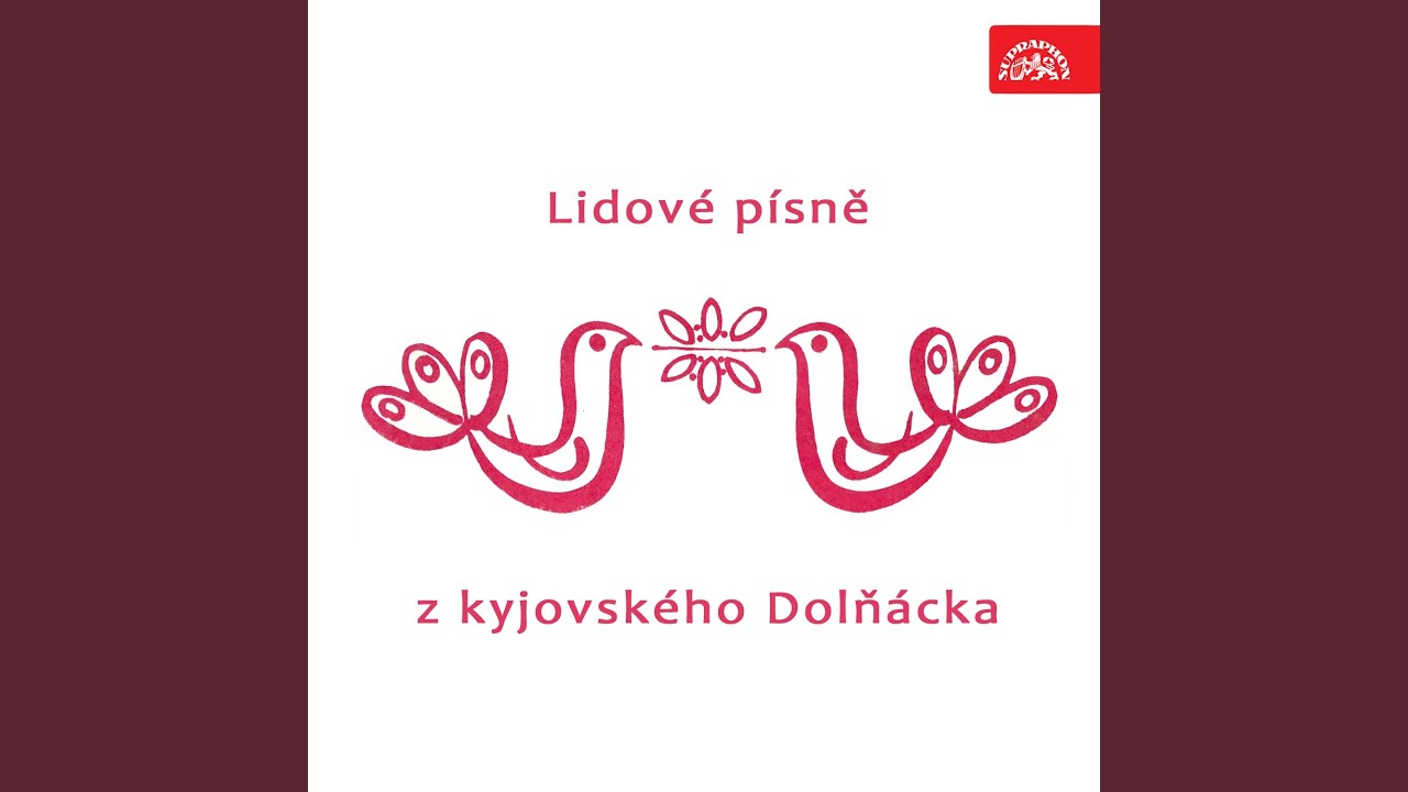 V poli stojí broskviňa