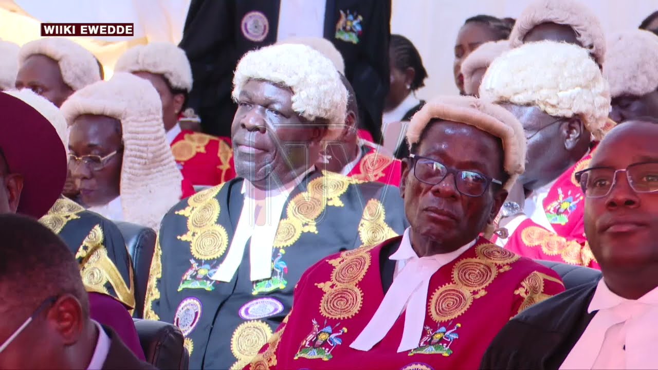 Waliwo abagamba nti ebyambalo by’abalamuzi bya nkola nkadde