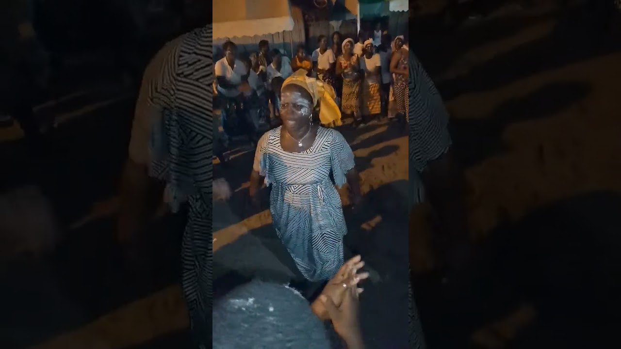 Les jeux de danses culturelles à GBEHIRI village AKAN ( Avikam )