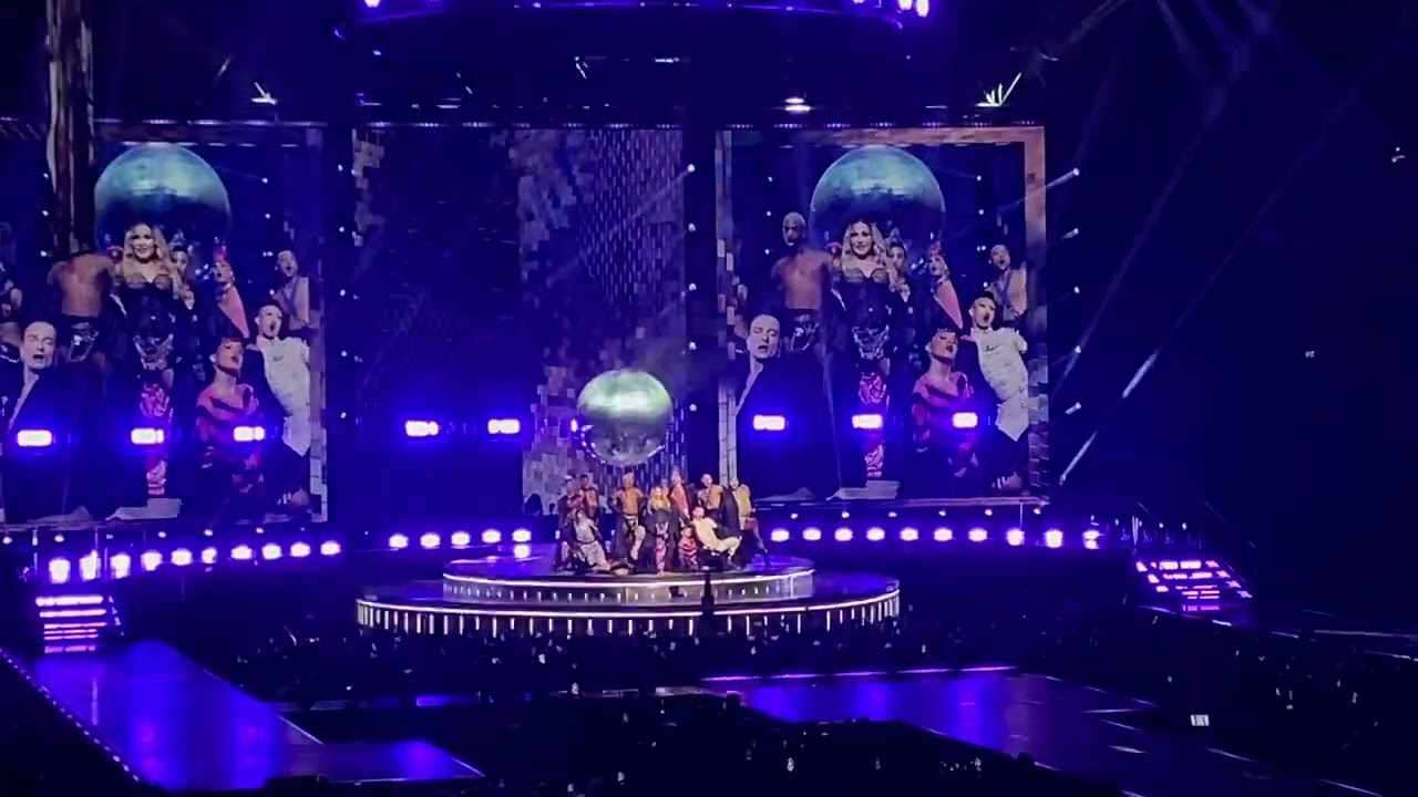 “Holiday” Madonna The Celebration Tour, Mexico City.