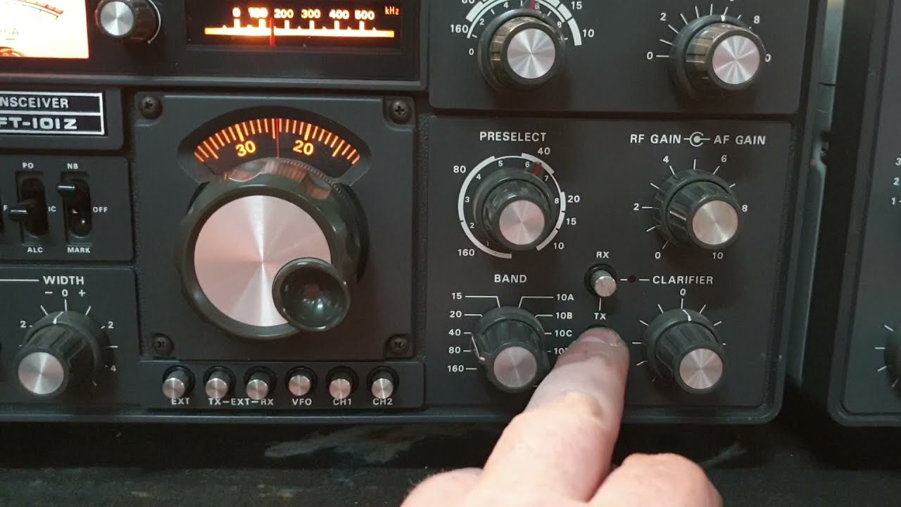 История КВ-трансиверов Yaesu серии FT101Z. Всё, что вам нужно, — это немного места на рабочем сто...
