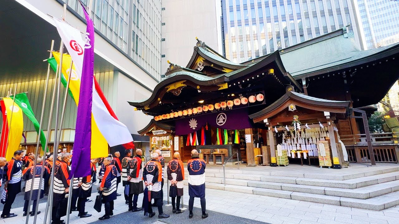 さすが東京都心！ガラス張りオフィスビルに神社 !!!【 初こんぴら祭 】崇高な参進と雅な里神楽　虎ノ門 金刀比羅宮