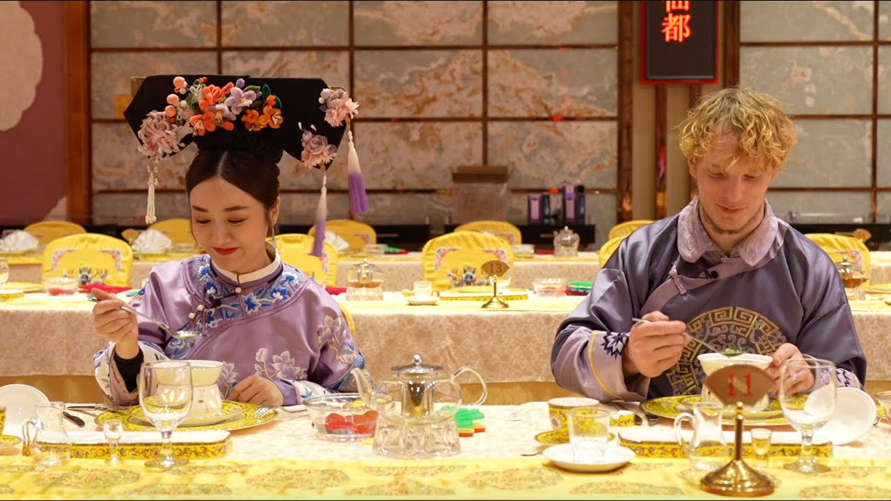 Experience banquets in the royal court