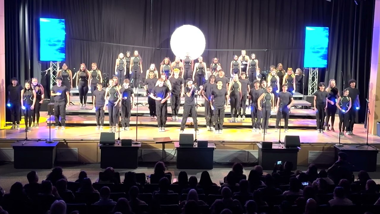SWHS Choral Spectrum performs 