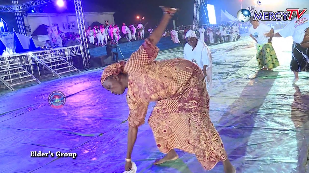 85 years woman dance to the Lord(7. Crossover 2016/2017 )