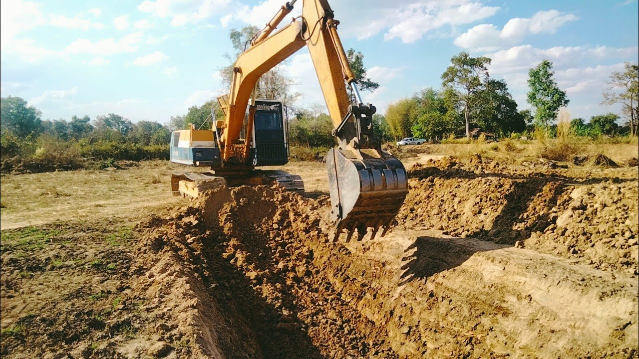 พามาชมแม็คโคKOMATSU PC150รุ่น5 บิ้วใหม่ทั้งคันขุดคลองทำหนองนาโมเดล