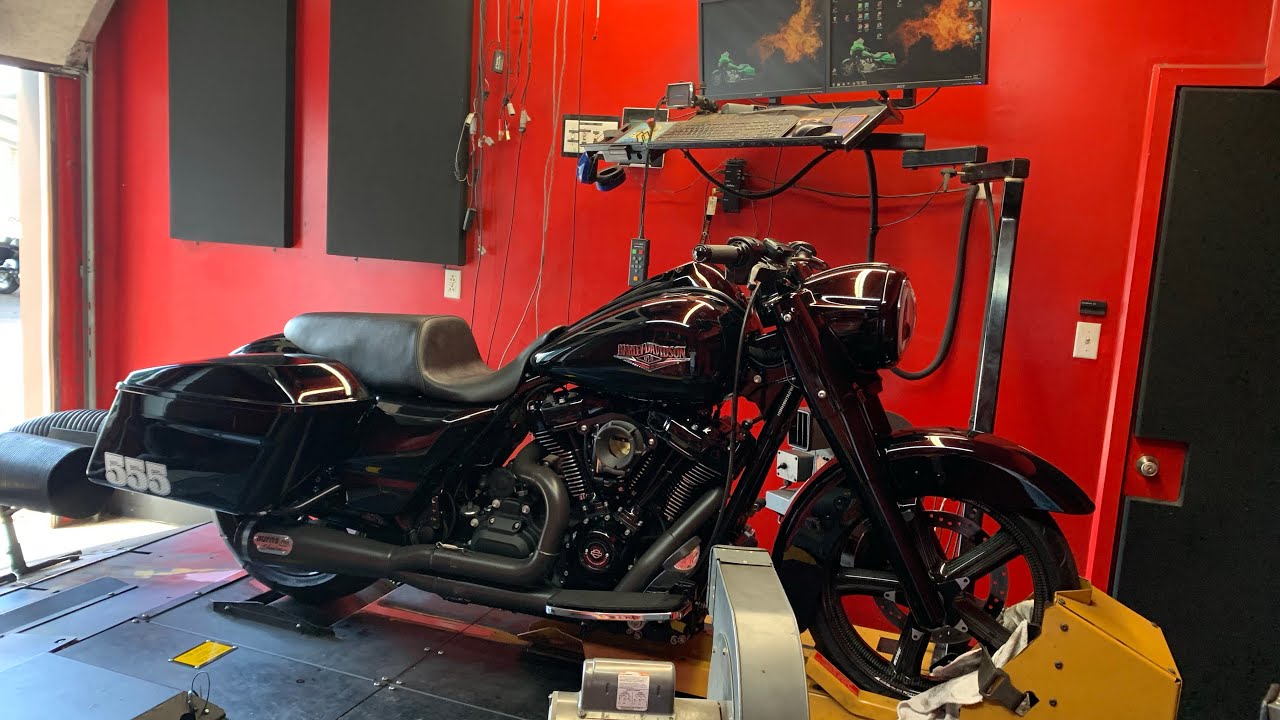 HARLEY ROADKING DRAG BAGGER