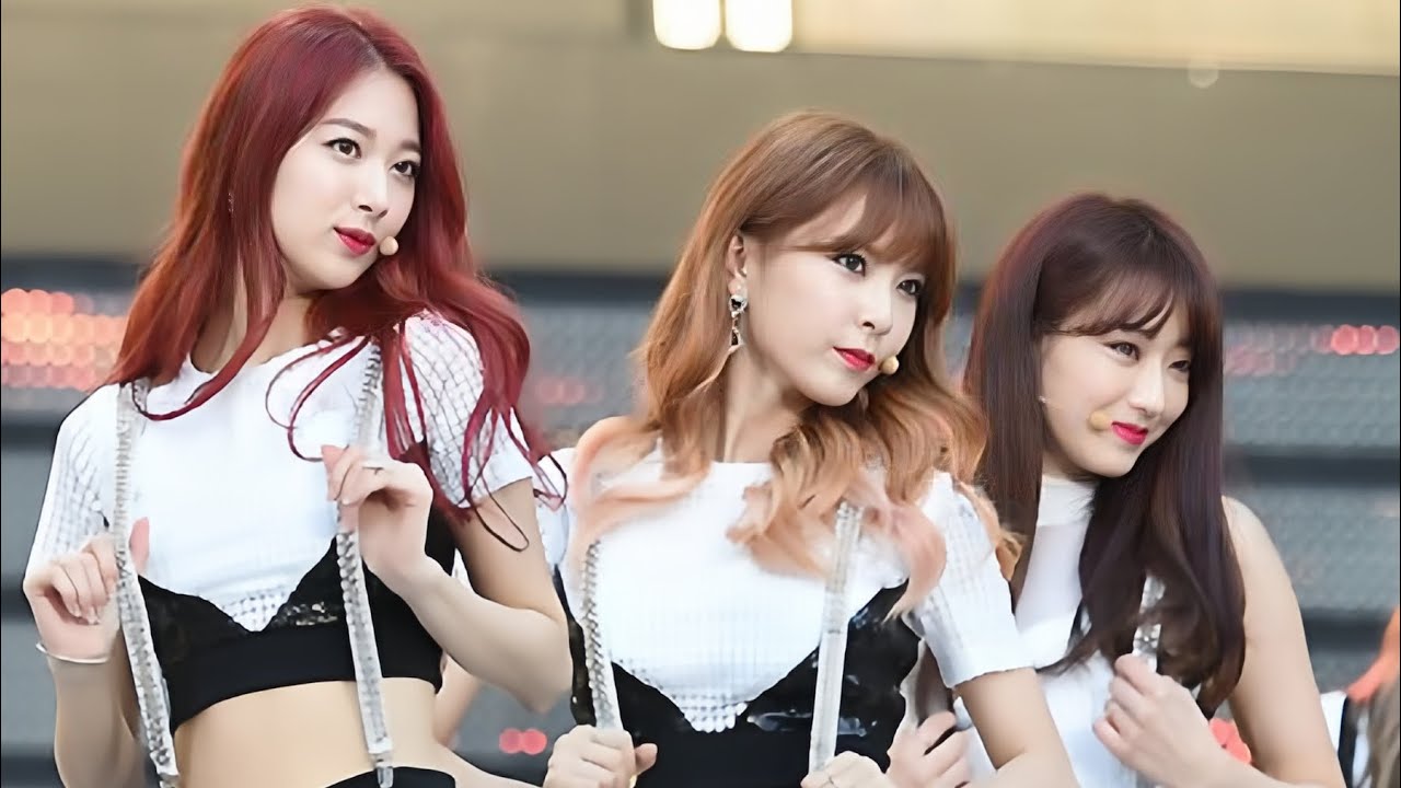 9Muses (나인뮤지스) - News | 2015 S/S Genie Show [4K]