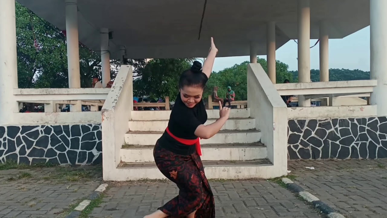 UAS TARI JAIPONG ( KESER BOJONG )