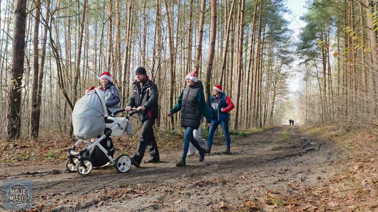 Poniec. VIII Mikołajkowy Marsz Nordic Walking