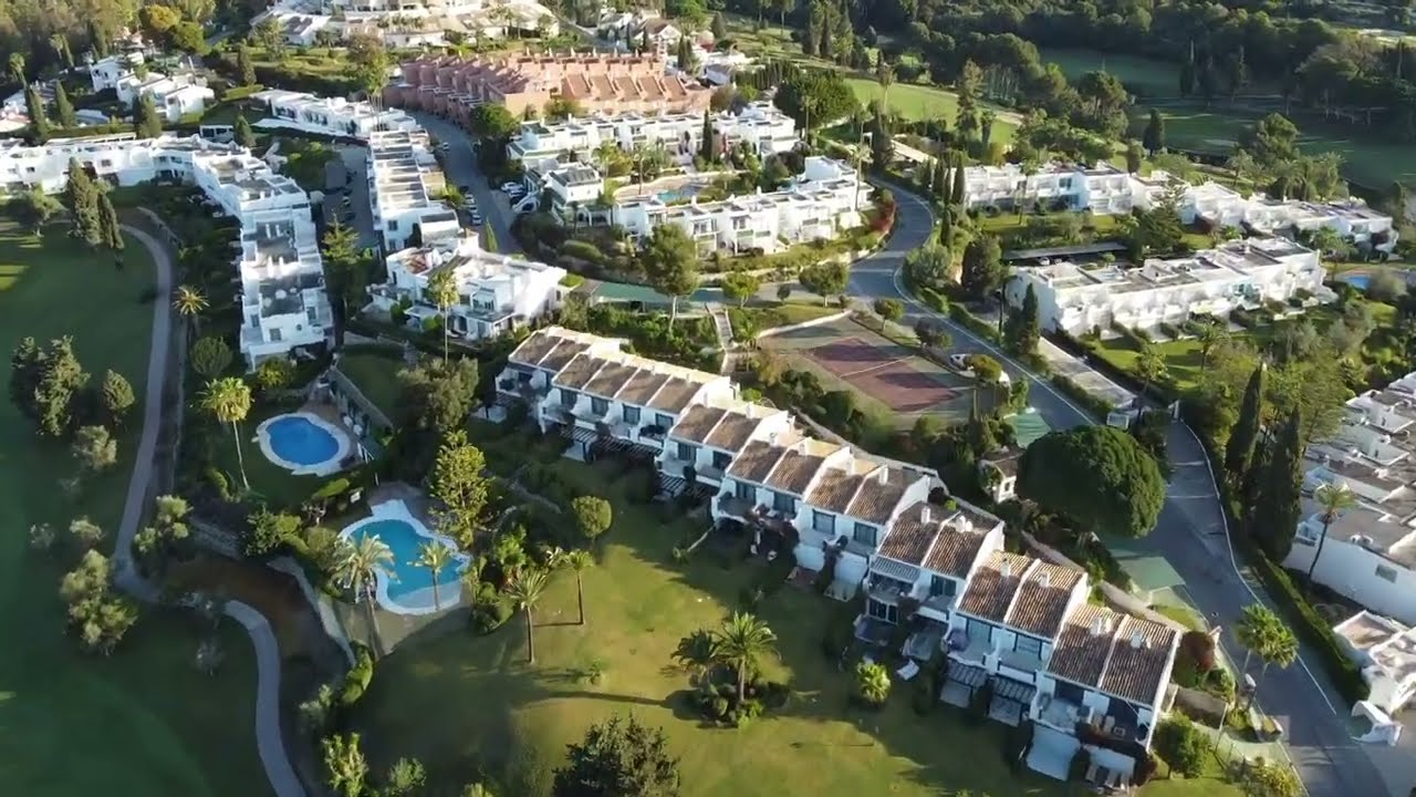 Nueva Andalucia - Aloha ,Las Brisas, Los Naranjos & Magna Golf (DRONE)