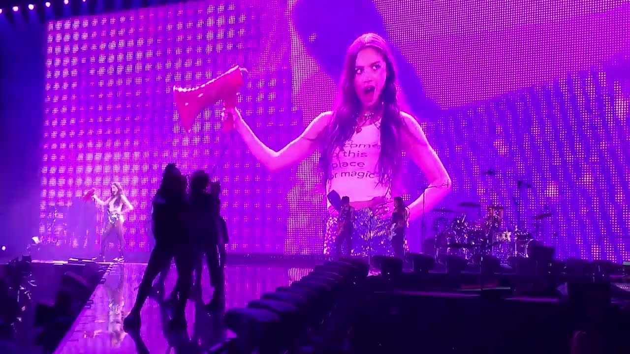 Olivia Rodrigo - Get Him Back! (Guts World Tour 2024 - Montreal)