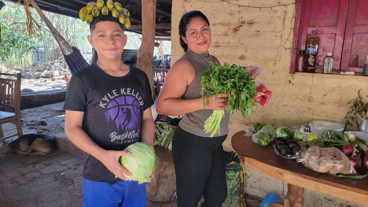 COMPRANDO BERDURAS Y FRUTAS CON TONY