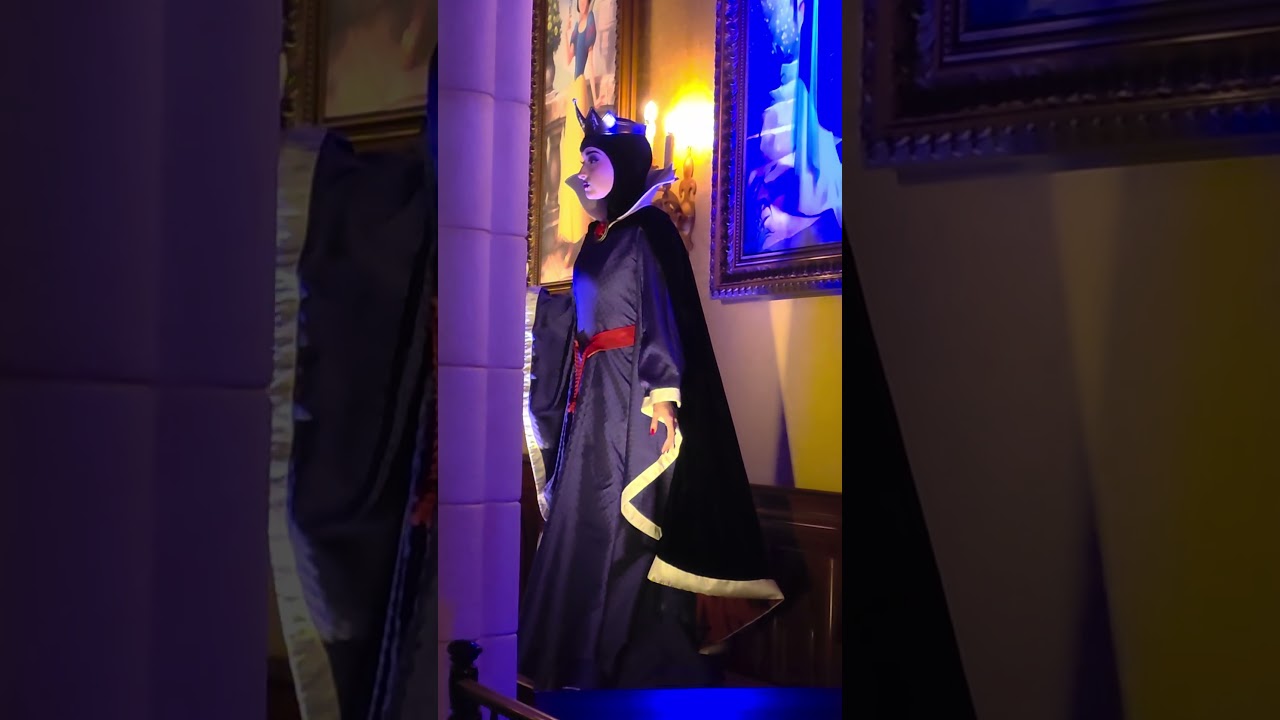 A Chilling Encounter with the Evil Queen 👑🍎 | Disney POV