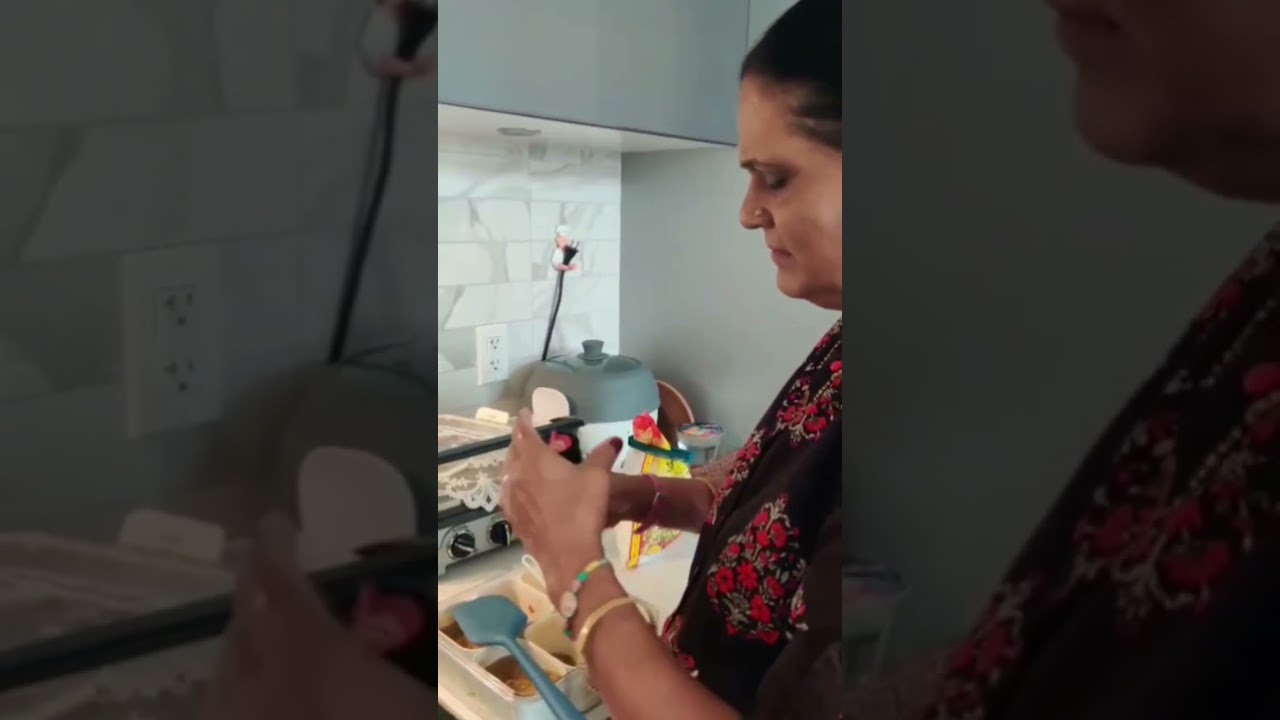 कनाडा में नवरात्रि में माता की हरियाली  चावल के पापड़  मनाई बनाई
