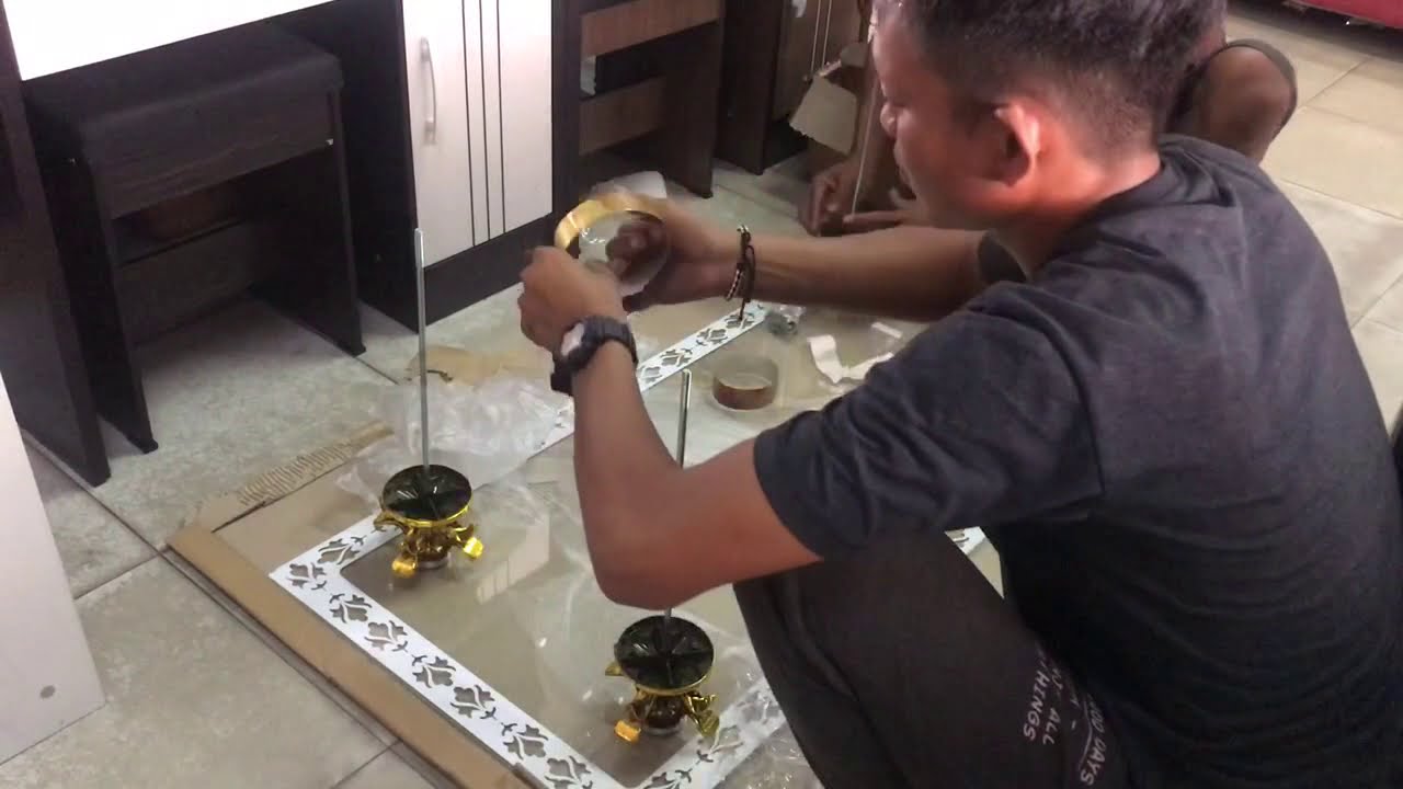 Cara merakit meja tamu kaca