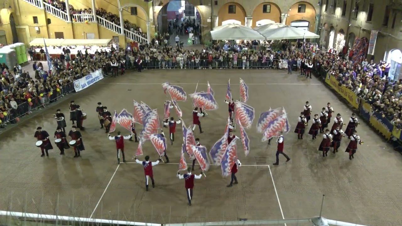 ANTICHI GIOCHI DELLE BANDIERE ESTENSI FERRARA GRANDE SQUADRA E MUSICI BORGO SAN GIOVANNI