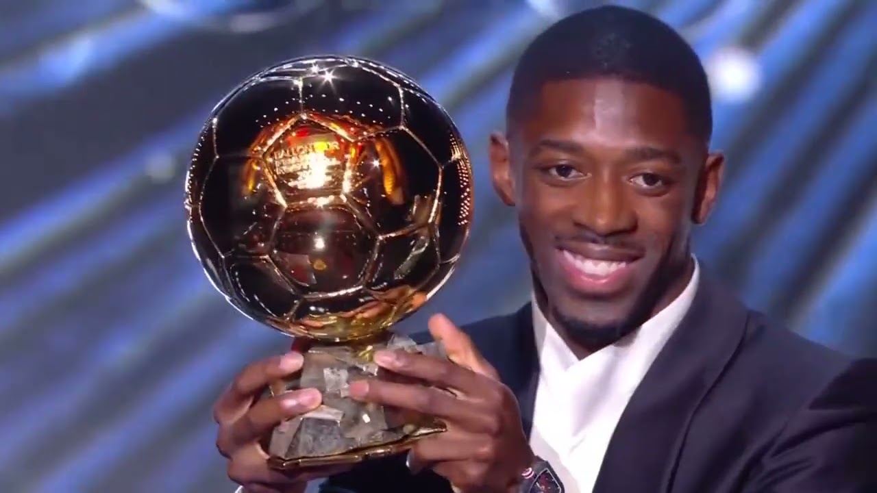 Ronaldinho presents Ousmane Demb&eacute;l&eacute; with the Ballon d&rsquo;Or trophy in Paris | WeShow Sports | Soccer |
