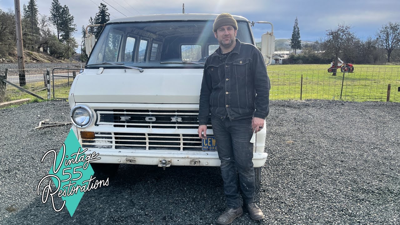 V55R Garage - 1971 Ford Econoline Van