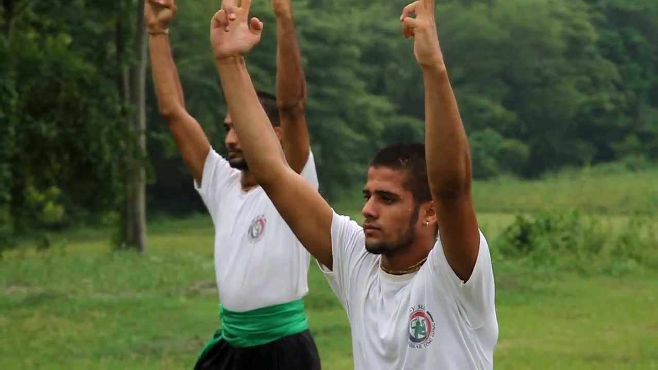 Henry Sue Circular Tong Long Kung Fu monks in India