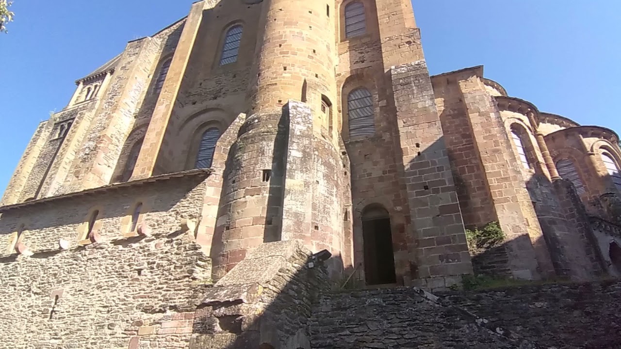 Conques Des terres sauvages de l’Aubrac