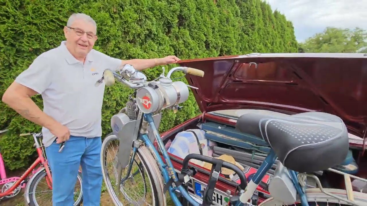 Fahrrad mit 34ccm Hilfsmotor Leichtmofa wird gestartet beim 5. Mopedtreffen Birkenfeld 2023