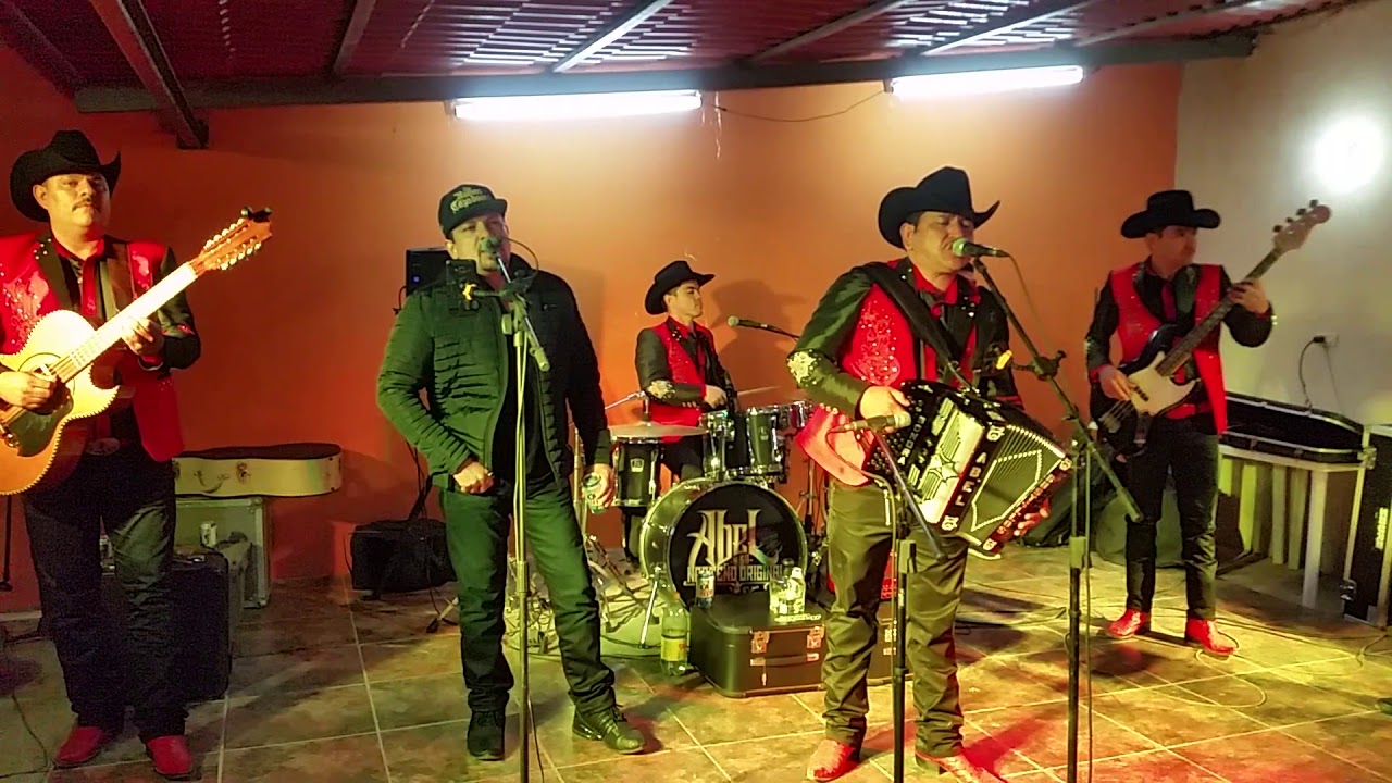 Los nuevos cazadores ft abel Bustillos dos corazones en vivo