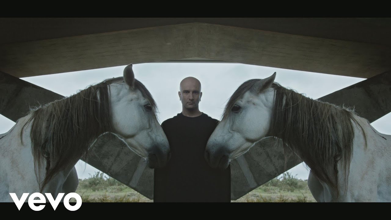 Maj Karma - Puumiekka