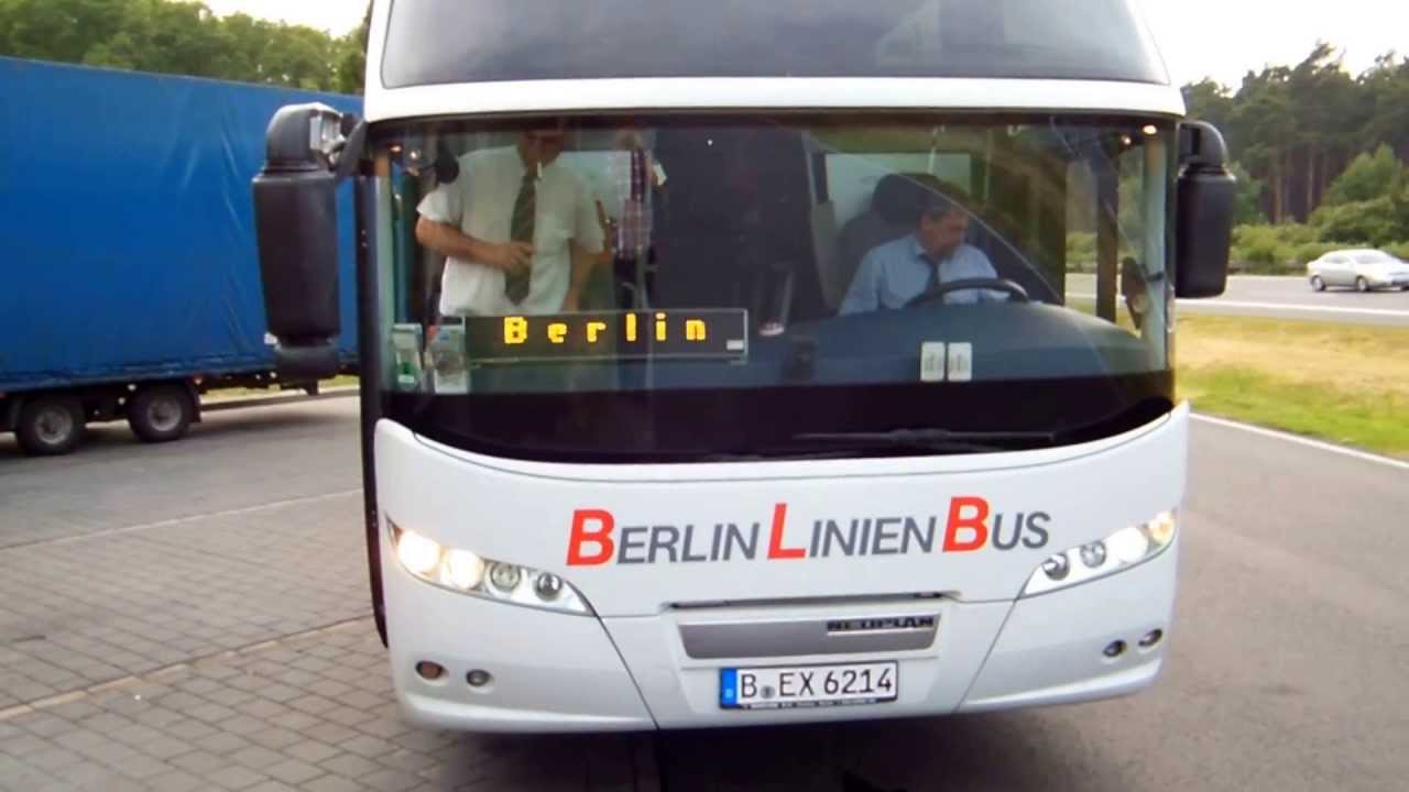 Linienbus der Firma Bayern Express auf dem Weg von Schwandorf nach Berlin