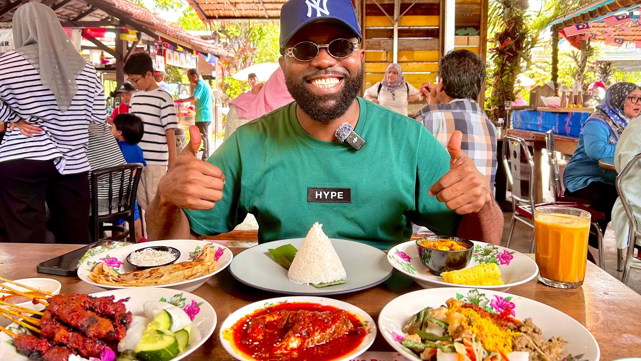 I Found an ACTUAL Kampung Village Food Spot in Malaysia & a Hidden Blue Lake