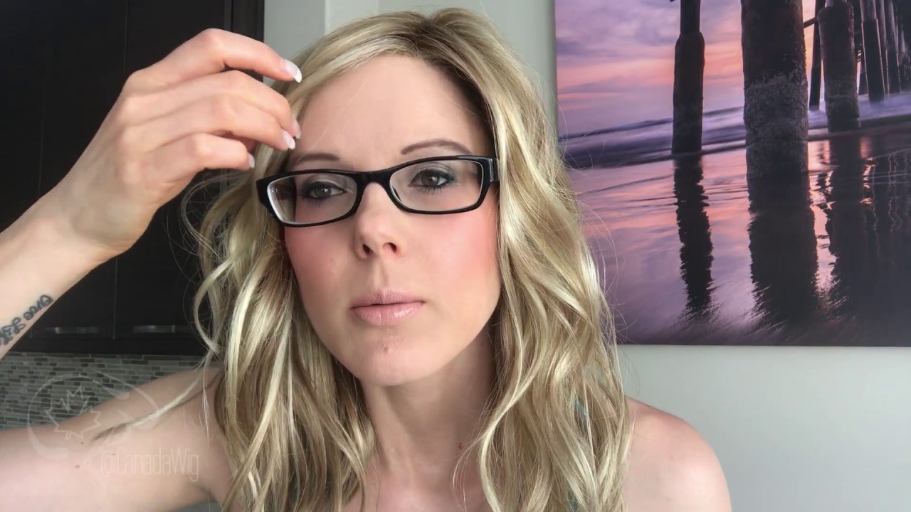 Canada Wig Reviews | Arrow by Ellen Wille in color Caramel Lighted
