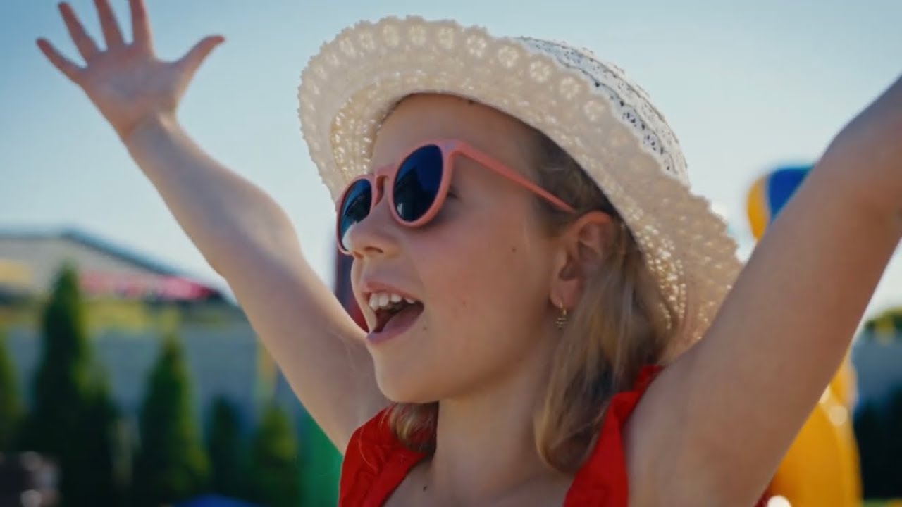 Fidlikanti deťom: NARODENINOV&Aacute; (ofici&aacute;lny videoklip)