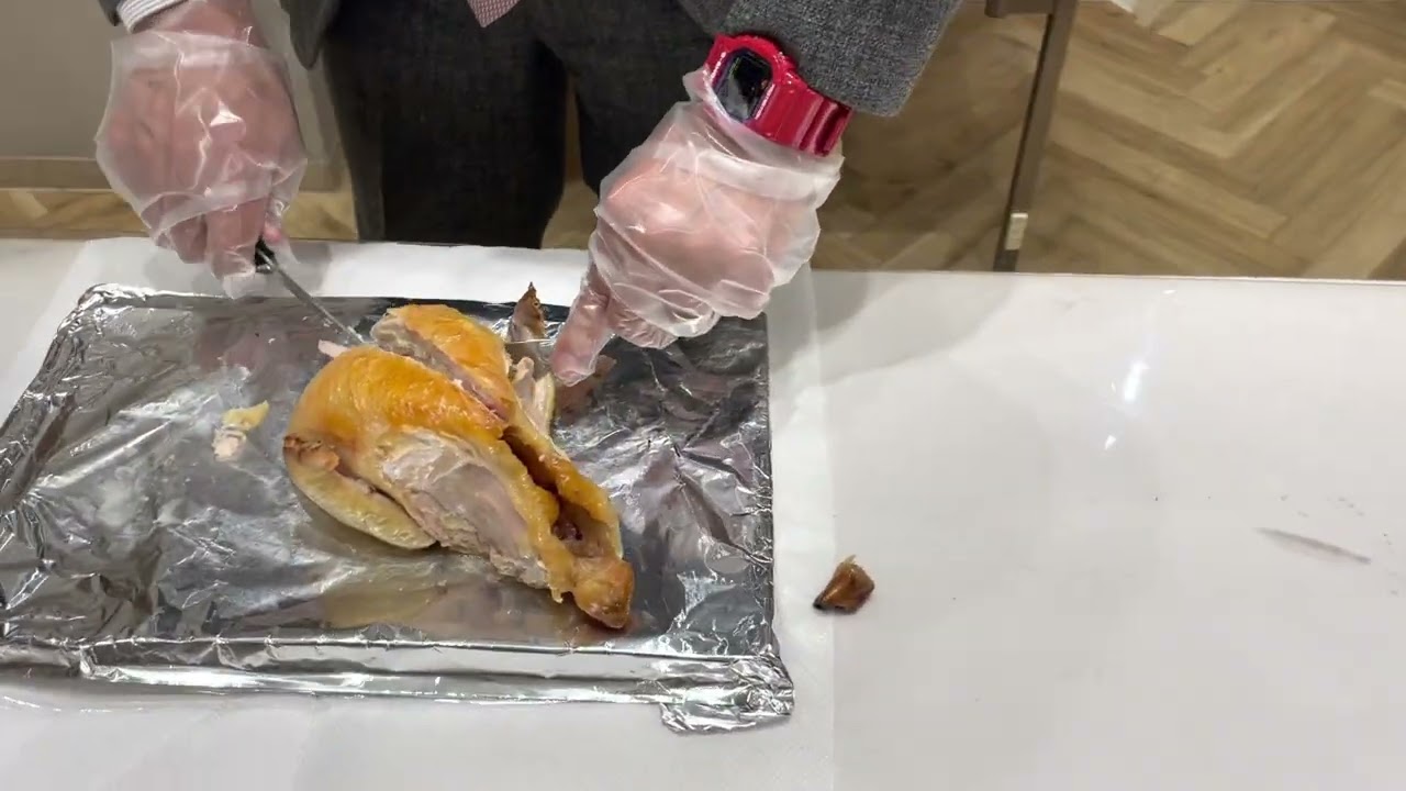 若鶏のデクパージュ手順を教える