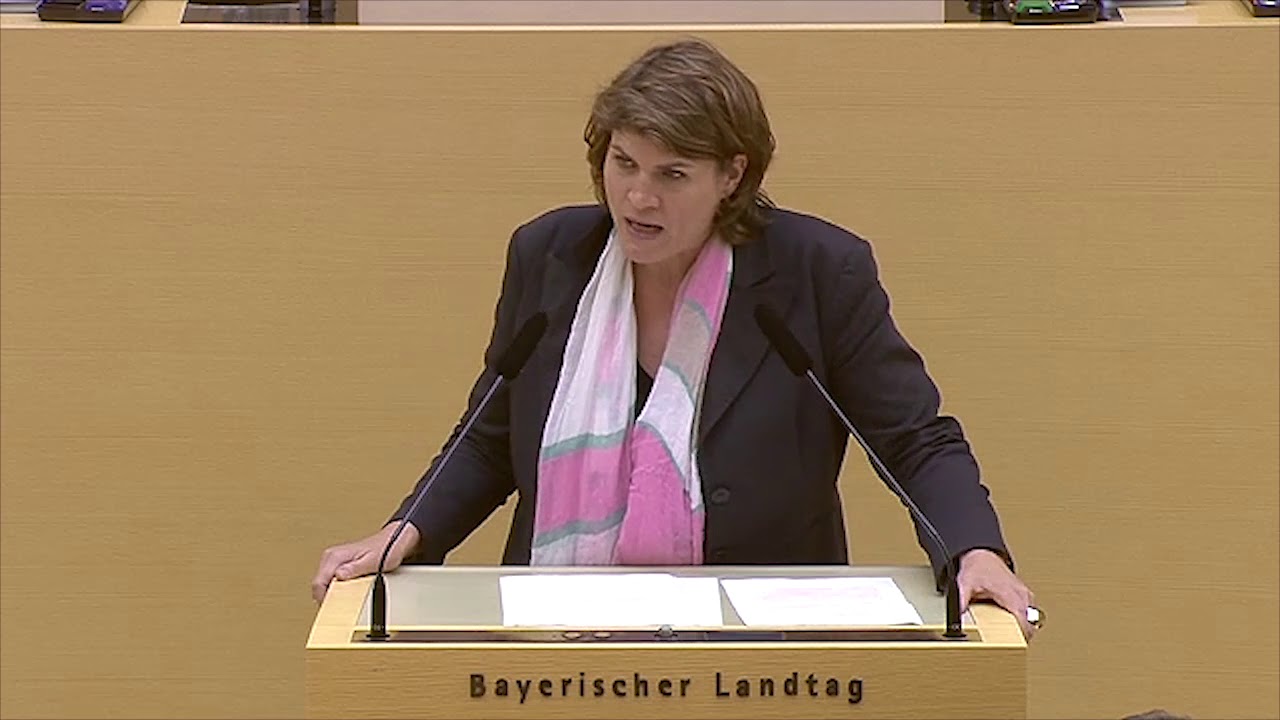 Claudia Stamm 12.07.2018 / Kennzeichnungspflicht f&uuml;r die Polizei ist ein B&uuml;rgerrecht!