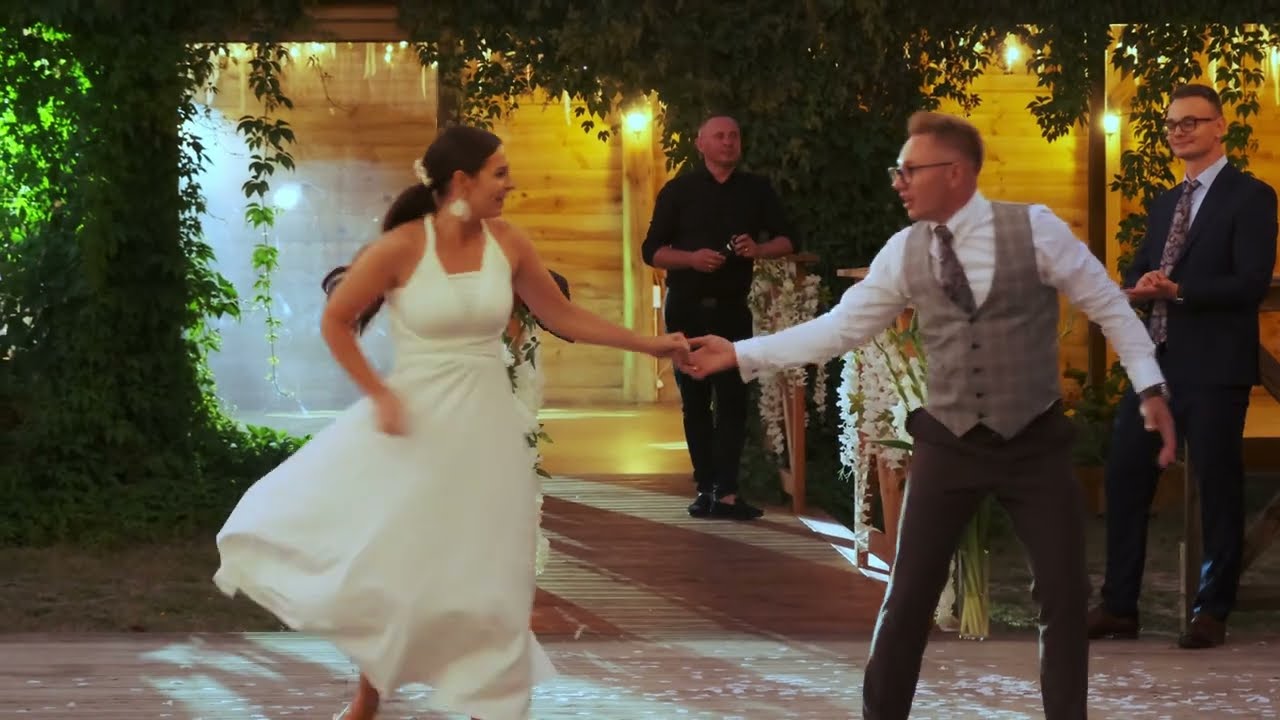 Kamerzysta na wesele | Filmowanie wesela | Pierwszy taniec pary młodej
