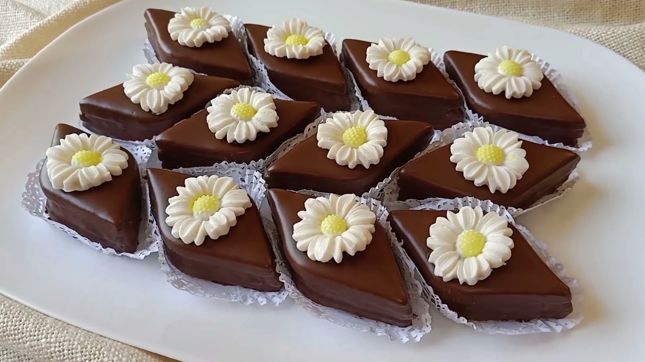حلوة راقية بالكابريس محشية بحشوة لذيذة جدا .. بنينة بزاف و ذوقها يفوق الخيال