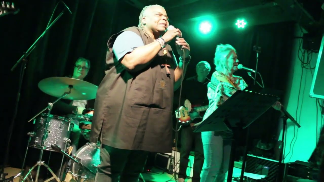 Alexis P Suter & Chris Bergson - 'I Can't Breath' - Live in France - 2025