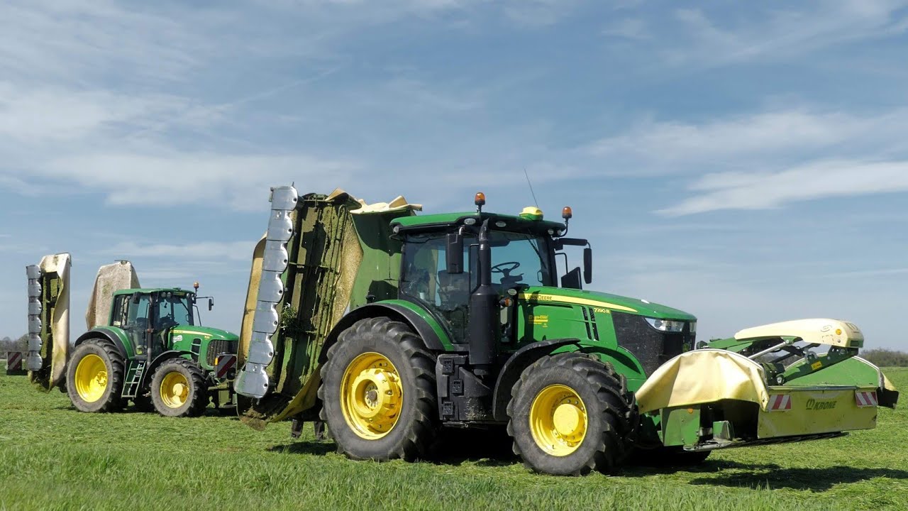 Sianokosy-Sianokiszonka 2021 w Stadninie Koni Pępowo||Krone BIG X 780|John Deere|Deutz-Fahr||