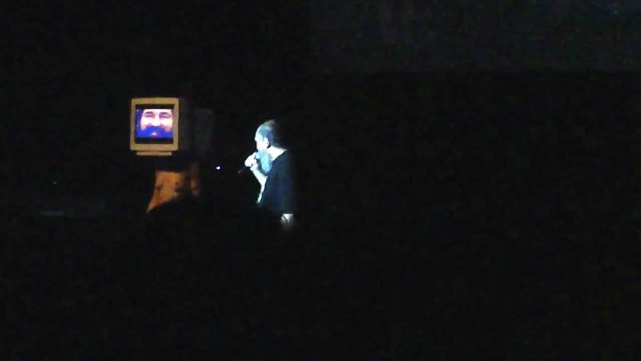 tzimis panousis mnimonium stage by night thessaloniki 2011 gimni gomena!