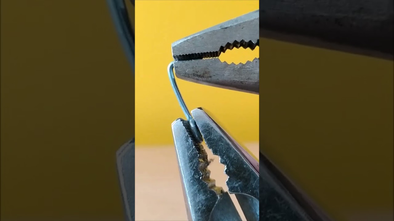 Как сделать крючок из прищепки #short #diy #tips #tools #lifehacks #diyhacks #andancar