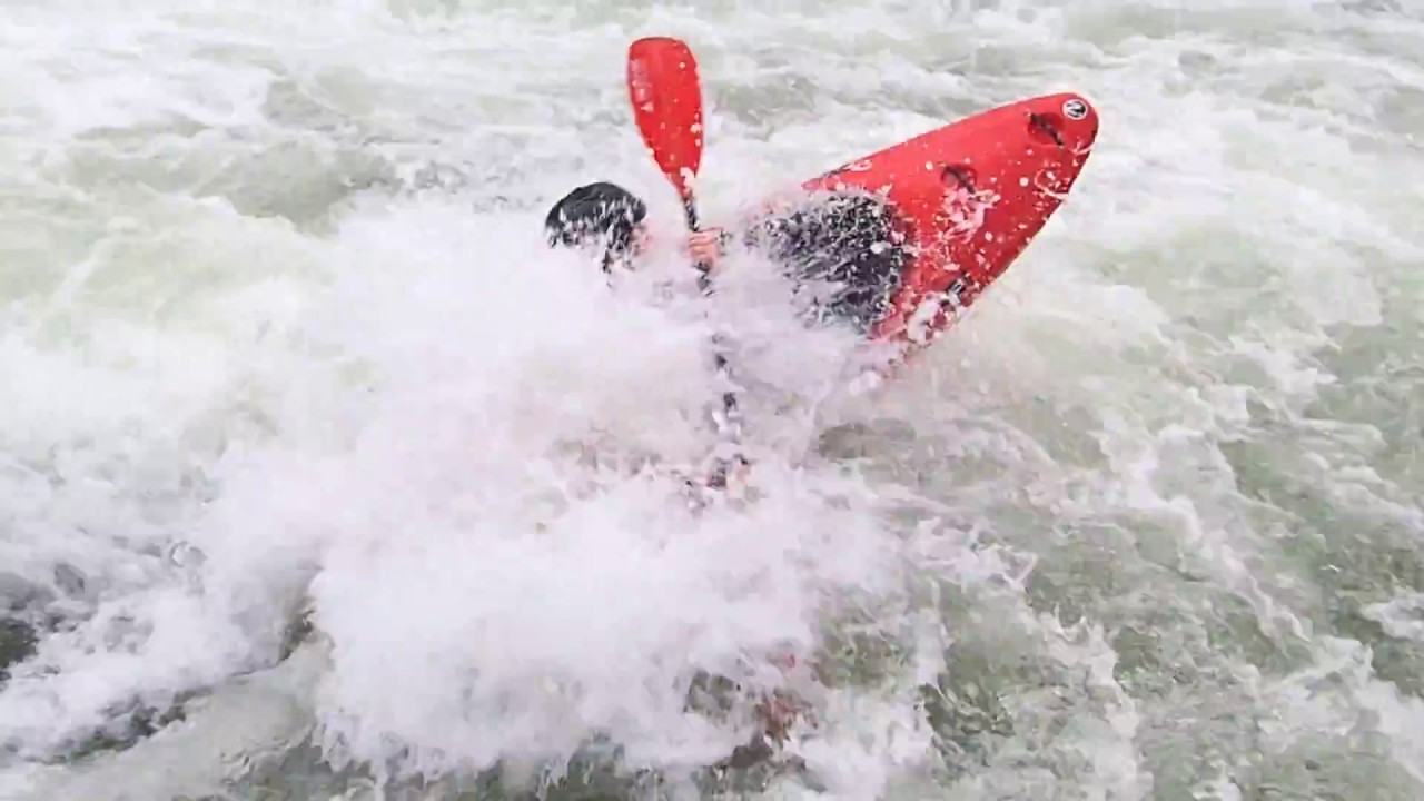 Rivi&egrave;re Beaume en kayak - Rapide du Chassournet - Julien