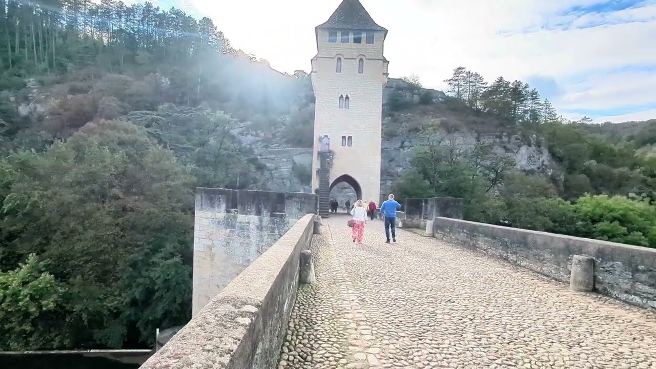 Walk around Valentr&eacute; Bridge (French : pont Valentr&eacute; ; Occitan : pont de Balandras) at city of Cahors