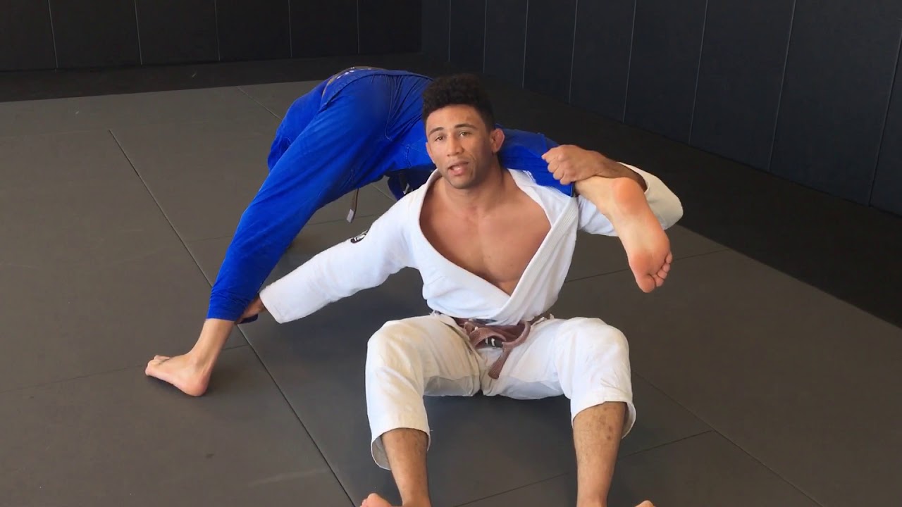 Finishing Your Single Leg X/X Guard Sweep - Variation - Dominique Bell