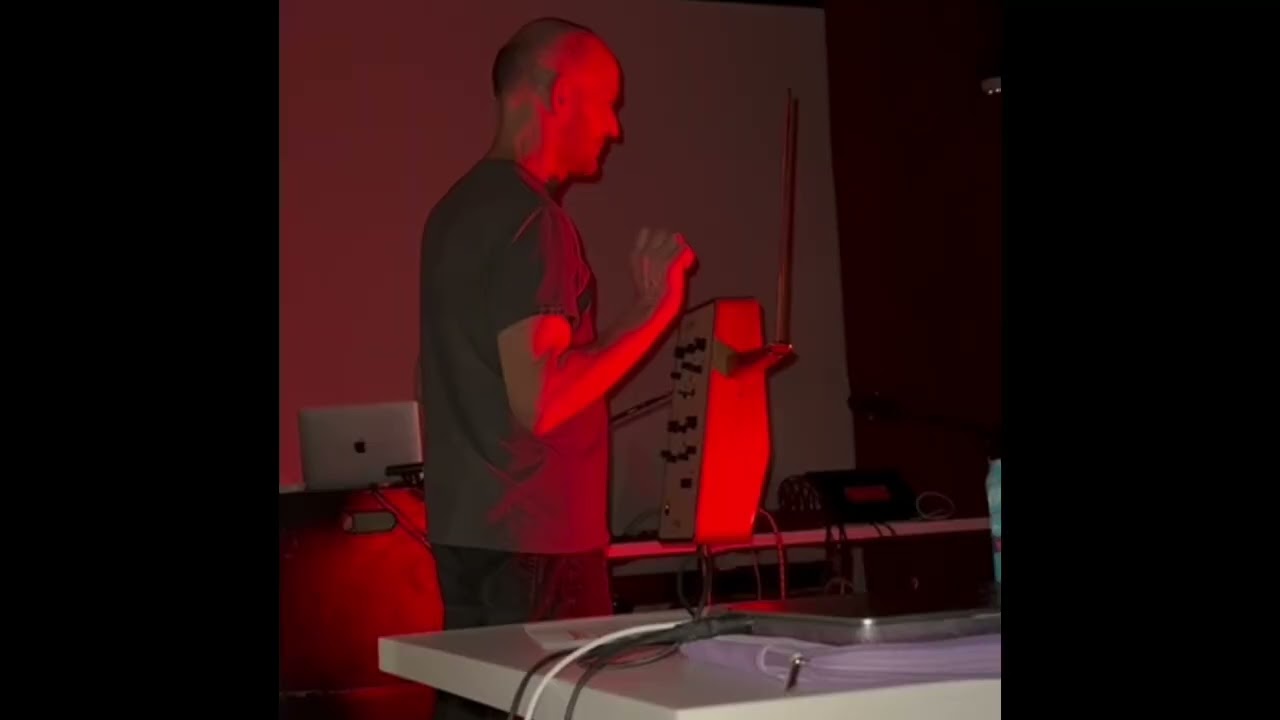 Alien’s The Landing - Moog Claravox 