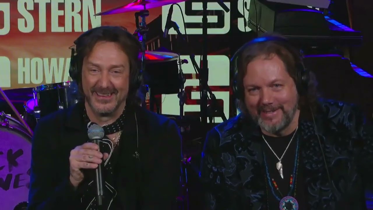 Вокалиста The Black Crowes освистали после шокирующей реакции на скандирование &laquo;США&raquo;