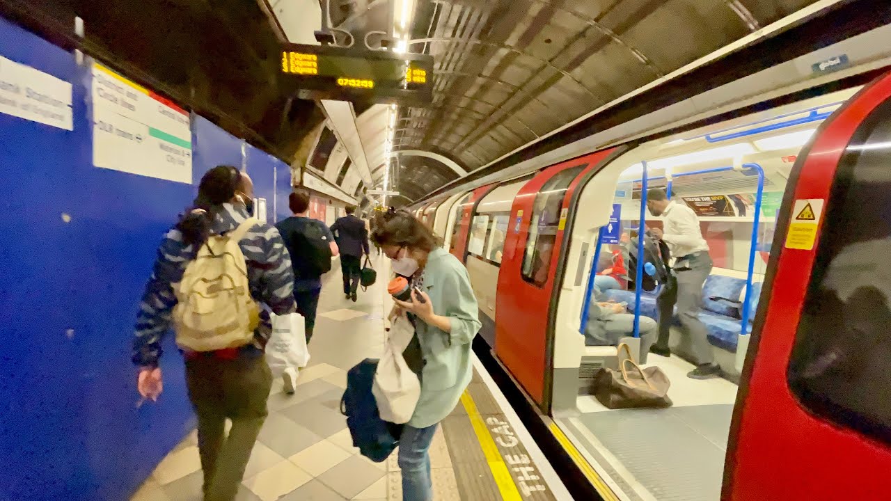 London Underground 2021 | Monument station to Bank Station 17-06-2021