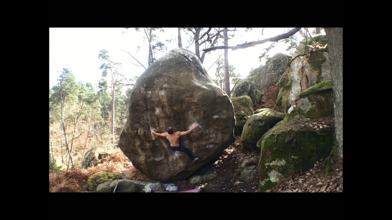 Jeremy Bonder in Gecko assis 8b+ Fontainebleau