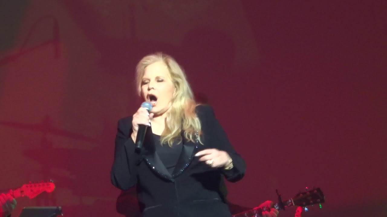 Sylvie Vartan Retiens la nuit/Elle est terrible/Gabrielle  Bruxelles 12.12.2018