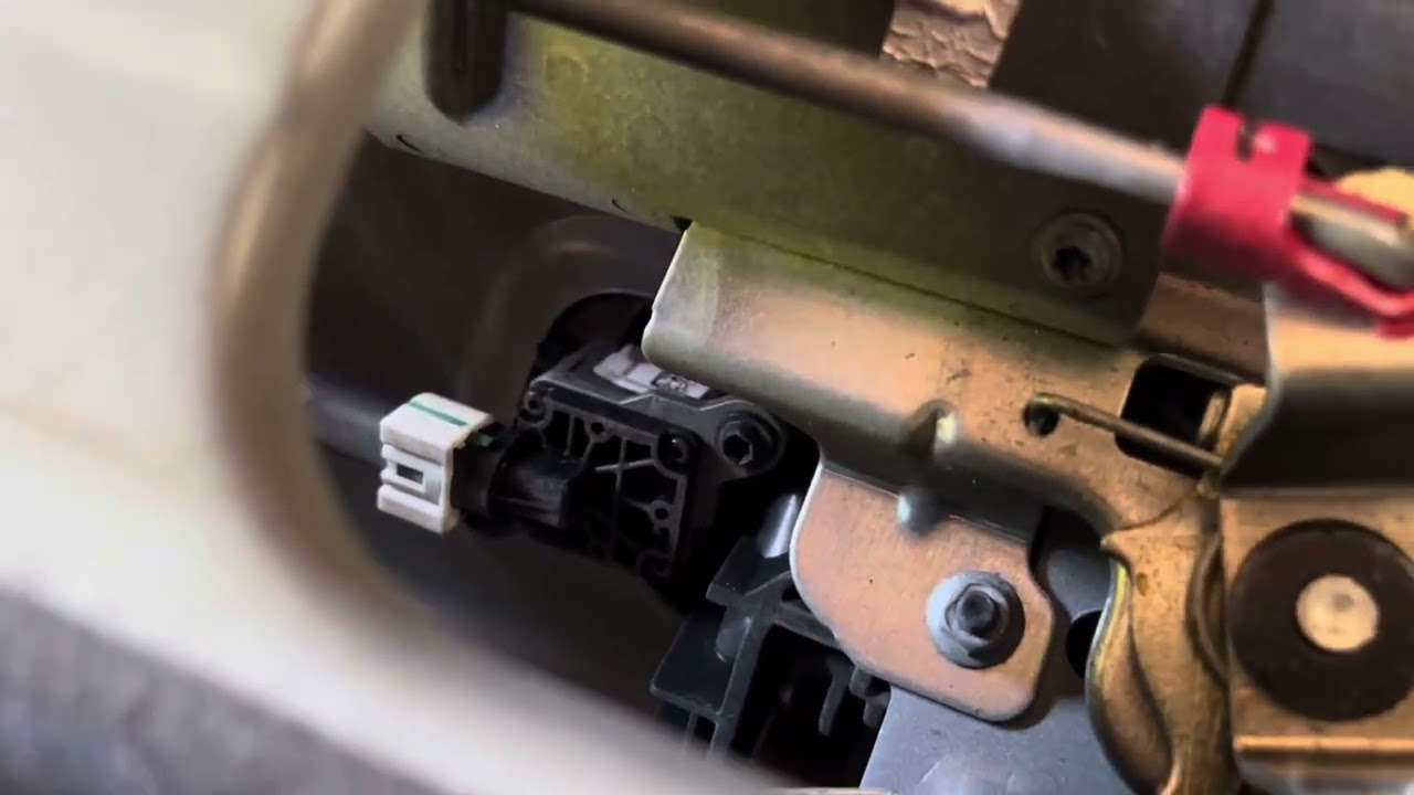 2016 Dodge Ram backup camera fuzzy, green screen fixed - easy fix
